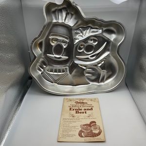 Vintage Wilton Sesame Street Character Ernie and Bert Retro Cake Tin Pan 1977